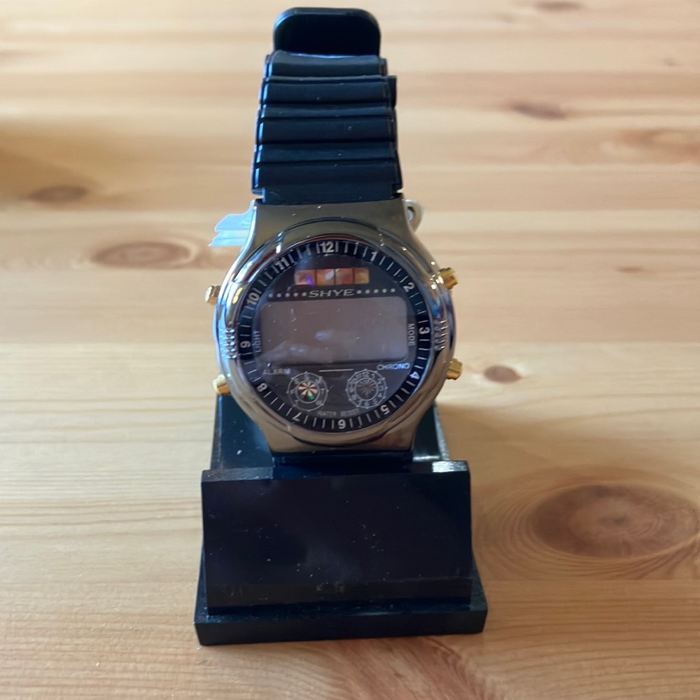 Shye 90’s Dive Watch